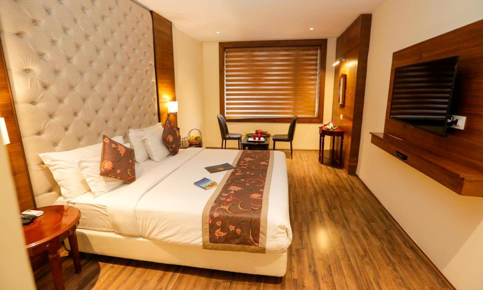 Hotel The Residency Srinagar Exterior photo