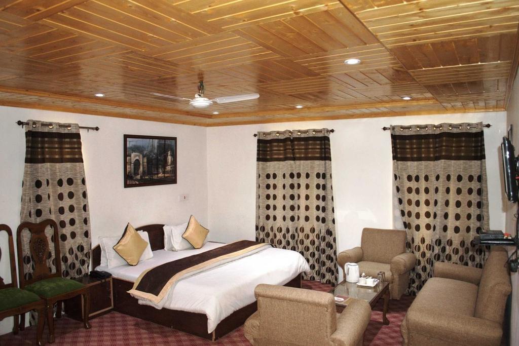 Hotel The Residency Srinagar Exterior photo