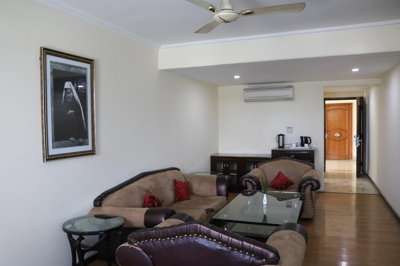 Hotel The Residency Srinagar Exterior photo