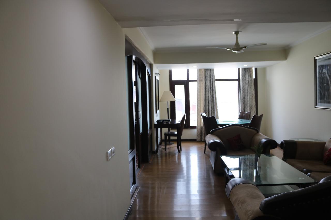 Hotel The Residency Srinagar Exterior photo