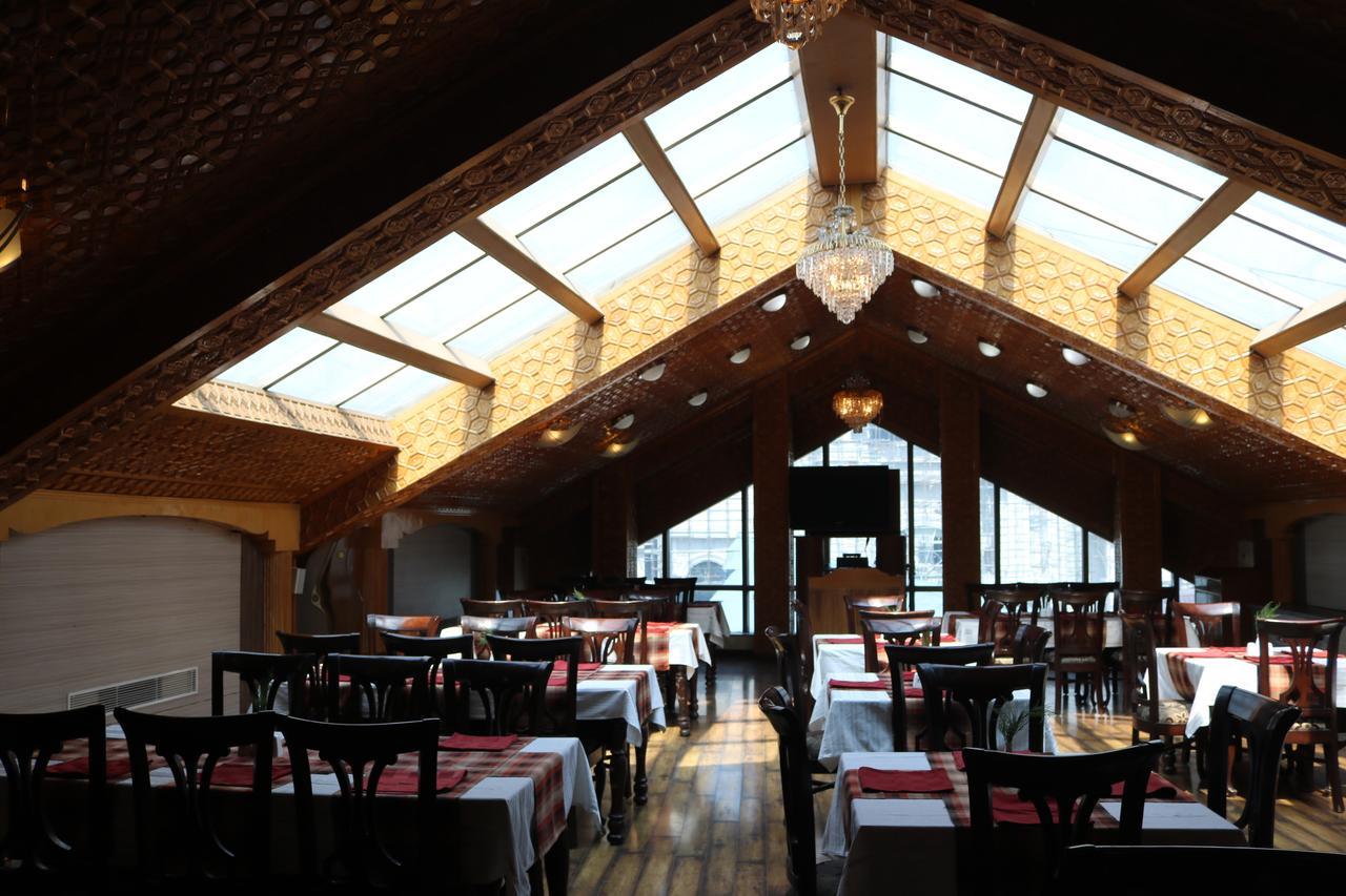 Hotel The Residency Srinagar Exterior photo
